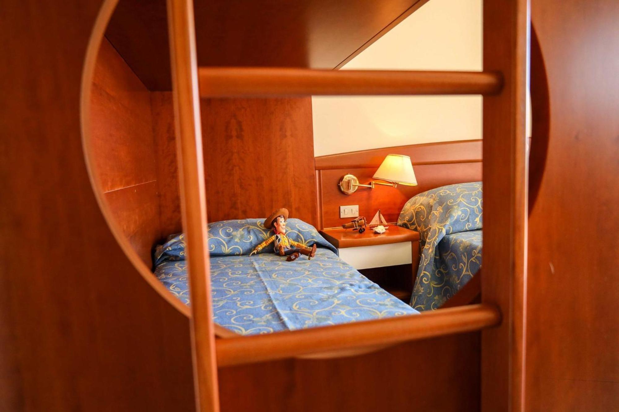 Easy Meryon Hotel